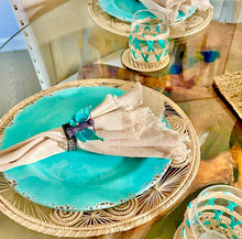 Load image into Gallery viewer, Iraca Palm Napkin Ring - Handmade Eco-Friendly Table Decor, Butterfly Design