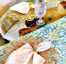 Load image into Gallery viewer, Iraca Palm Napkin Ring - Handmade Eco-Friendly Table Decor, Bee Design