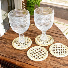 Load image into Gallery viewer, Handmade Iraca Coasters - Eco-Friendly 3.8" Natural Fiber Interlock Design