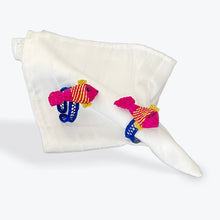 Load image into Gallery viewer, Iraca Palm Napkin Ring - Handmade Eco-Friendly Table Decor, Fish design