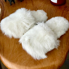 Load image into Gallery viewer, Girls Alpaca Slippers-Sury
