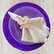 Load image into Gallery viewer, Handmade Round Iraca Placemats - Eco-Friendly 13.5" Diameter natural Fiber Table Decor