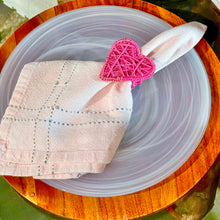 Load image into Gallery viewer, Iraca Palm Napkin Rings-Heart
