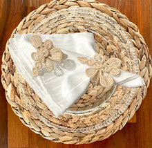 Load image into Gallery viewer, Iraca Palm Napkin Ring - Handmade Eco-Friendly Table Decor, Dragonfly Design