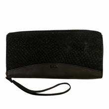 Load image into Gallery viewer, Genuine Sea Bass Fish Leather Zip Wallet