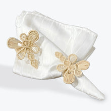 Load image into Gallery viewer, Iraca Palm Napkin Ring - Handmade Eco-Friendly Table Decor, Dragonfly Design
