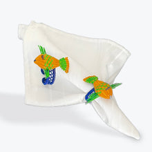 Load image into Gallery viewer, Iraca Palm Napkin Ring - Handmade Eco-Friendly Table Decor, Fish design