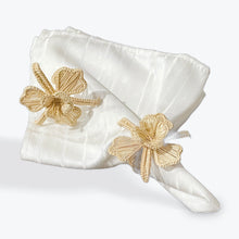 Load image into Gallery viewer, Iraca Palm Napkin Ring - Handmade Eco-Friendly Table Decor, Orchid Design