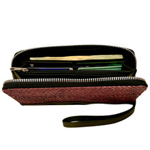 Load image into Gallery viewer, Genuine Sea Bass Fish Leather Zip Wallet