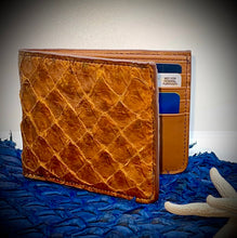 Load image into Gallery viewer, Arapaima (Paiche) Fish Leather Wallet - Sustainable Luxury