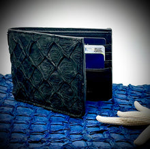 Load image into Gallery viewer, Genuine Arapaima Peruvian Fish Leather-Bifold Wallet
