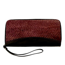 Load image into Gallery viewer, Genuine Sea Bass Fish Leather Zip Wallet
