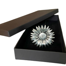 Load image into Gallery viewer, Peruvian Silver Plated  Flowers
