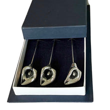 Load image into Gallery viewer, Peruvian Silver Plated  Flowers
